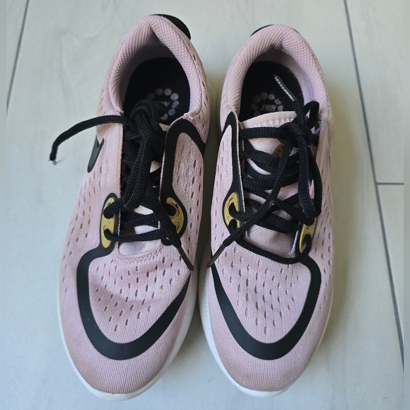 Nike Women's Pink and Black Sneakers Size 5.5 - Picture 7 of 10